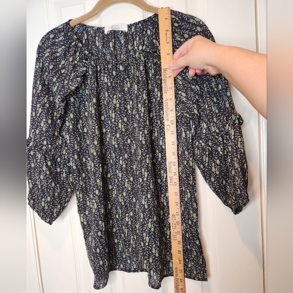 NWOT Beacon Apparel 3/4 Length Sleeve Ruffled Top Navy/Green Size XS - Picture 3 of 16